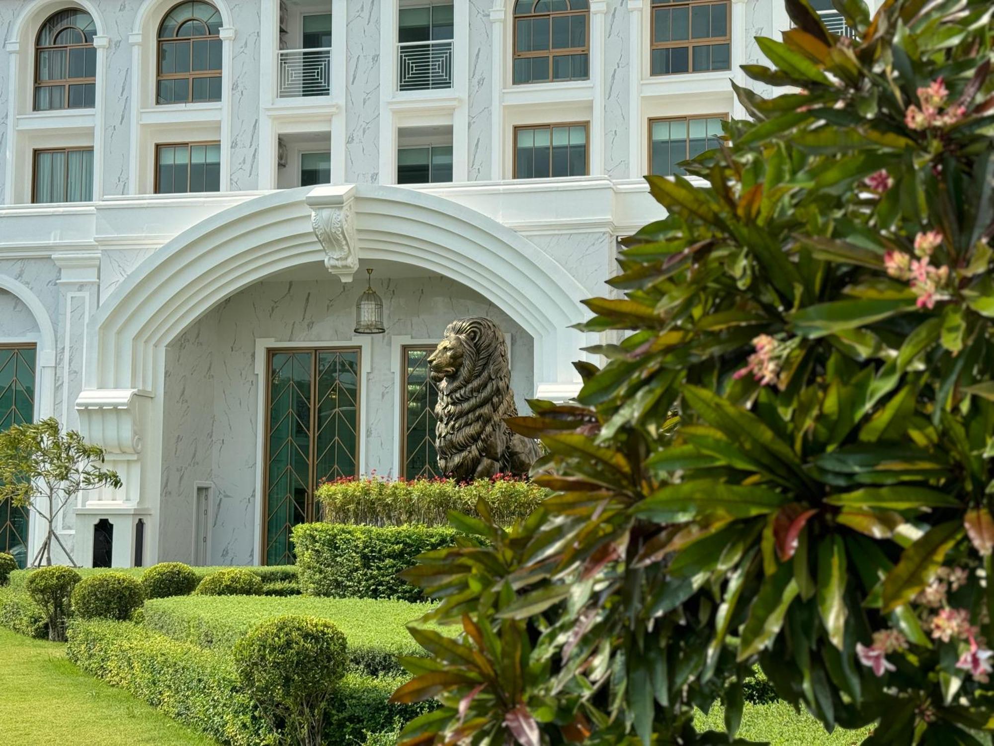 The Empire Chic Residence Jomtien & Yahaha Екстериор снимка