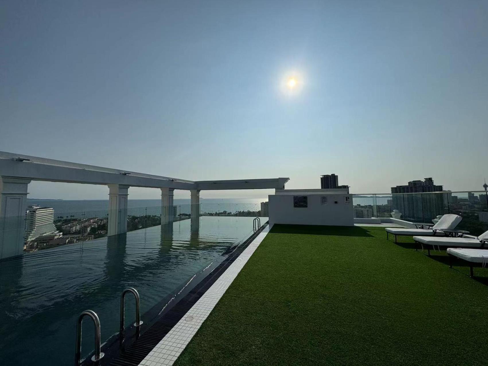 The Empire Chic Residence Jomtien & Yahaha Екстериор снимка