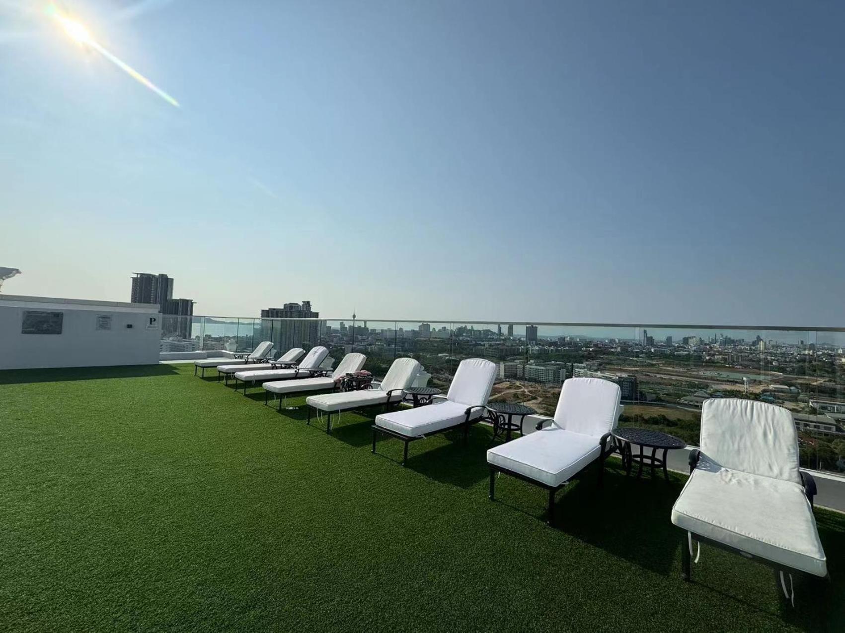 The Empire Chic Residence Jomtien & Yahaha Екстериор снимка